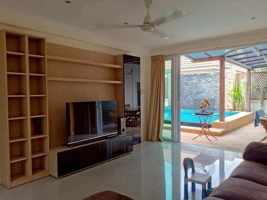 ให้เช่า(FOR RENT) บ้านหรูสุดคลาสสิคพร้อมสระว่ายน้ำ หมู่บ้านสินทวี บ้านฉาง ระยอง