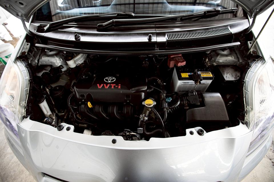 Toyota Yaris 1.5J ปี 2013 เกียร์ออโต้ สีเทา 12