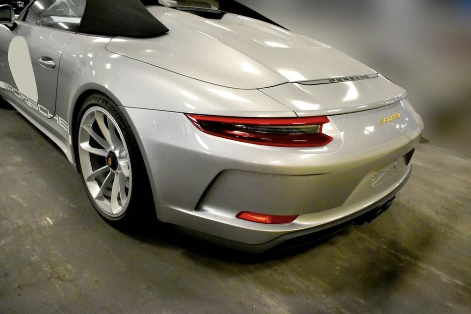 New Porsche 911 Speedster (MT)