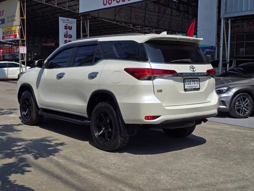 รหัส BAC7570 Toyota Fortuner 2.4 V 2WD ปี 2017 สีขาว 4