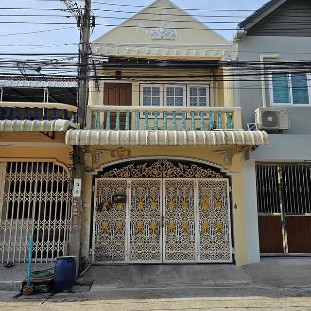 ขายทาวน์เฮ้าส์สินทวี บางมด ทำค้าขายได้ ใกล้ตลาด การเดินทางสะดวก #รหัสทรัพย์: 66001 3