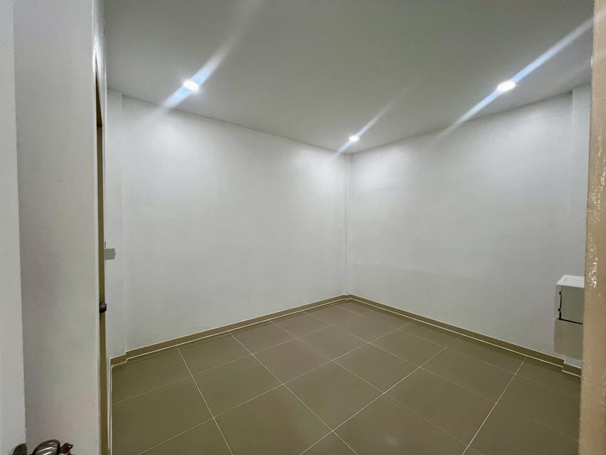 หมู่บ้านร่มเงาไม้... 11