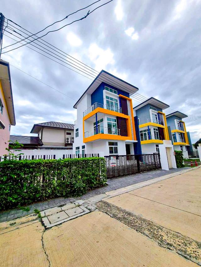 บ้านเดี่ยว 3 ชั้น หมู่บ้านหลังสวน สาย 4 สามพราน นครปฐม 3