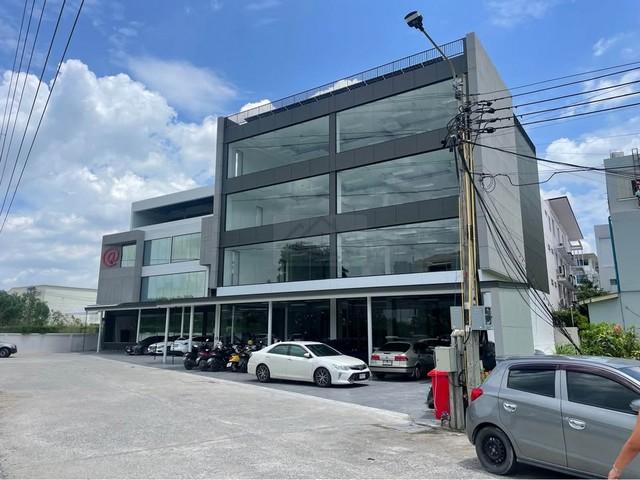 ให้เช่าอาคารสำนักงานใหม่ 4 ชั้น พื้นที่รวม 872.68 ตร.ม. ซอยพัฒนาการ 31-1 พร้อมลิฟต์ ใกล้ทางด่วน * *เช่าทั้งตึกหอแบ่งเป็น 1