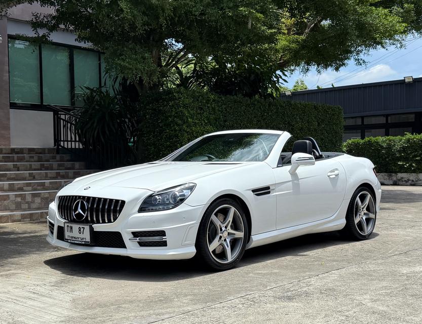 2015 BENZ SLK CARBON LOOK รถมือเดียวออกป้ายแดง รถวิ่งน้อย ประวัติ SERVICE ครบ รถไม่เคยมีอุบัติเหตุครับ