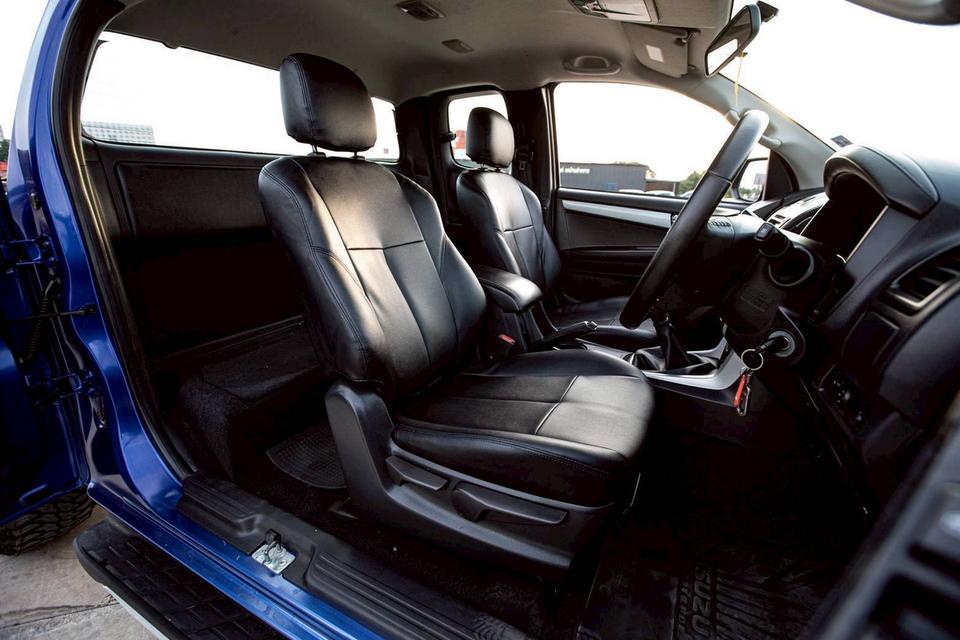 ISUZU D-MAX Hi-lander Cab 1.9 Ddi L ปี 2019 สีน้ำเงิน  11