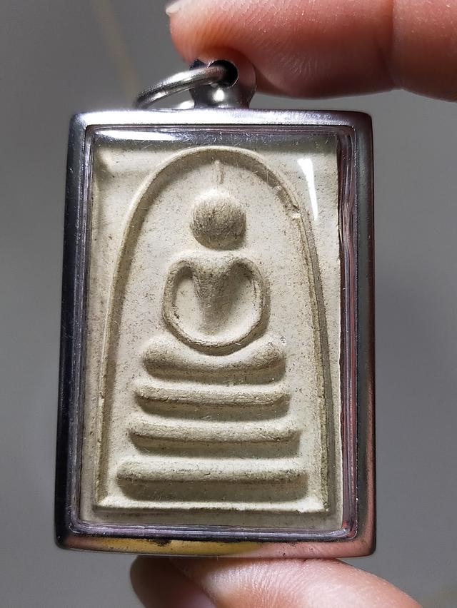 พระผงหลวงพ่อแพ พร้อมขึ้นคอบูชา