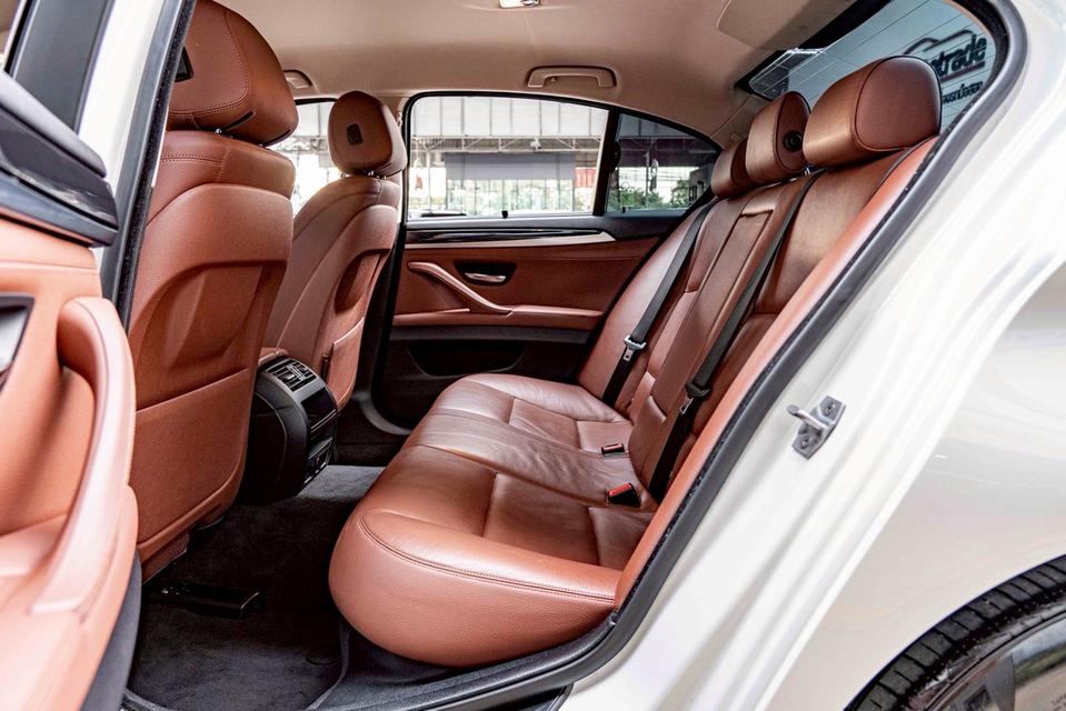 รหัสรถ NP3282 BMW 520D SERIE-5ปีรถ : 2015 รูปที่ 12