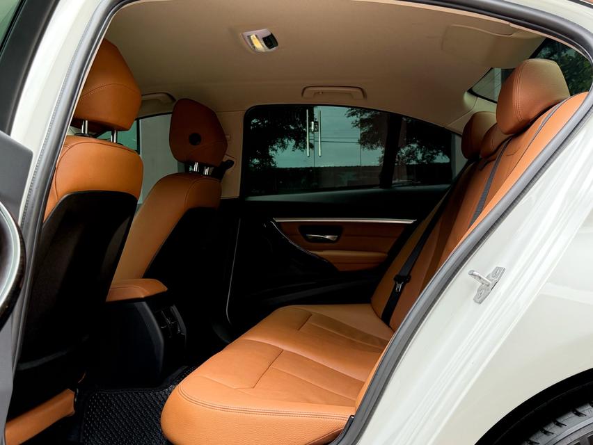 2018 BMW 320D F30 LCI รถมือเดียวออกป้ายแดง วิ่งน้อยเพียง 54,000 กม สภาพเหมือนรถใหม่ รถไม่เคยมีอุบัติเหตุครับ 15
