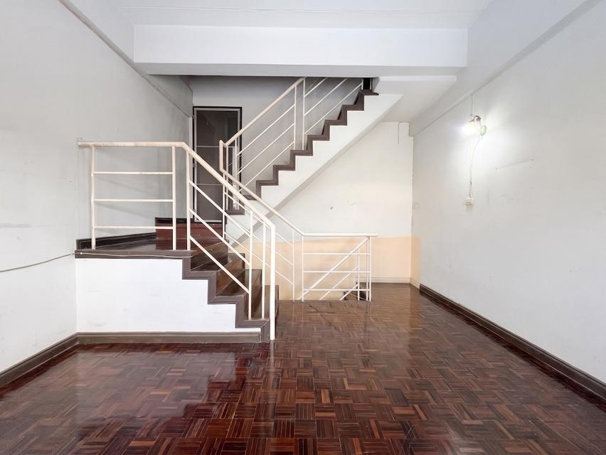 ขายทาวน์โฮม 3 ชั้น หมู่บ้านสัมมากร รามคำแหง 112 ใกล้mrtสัมมากร 12