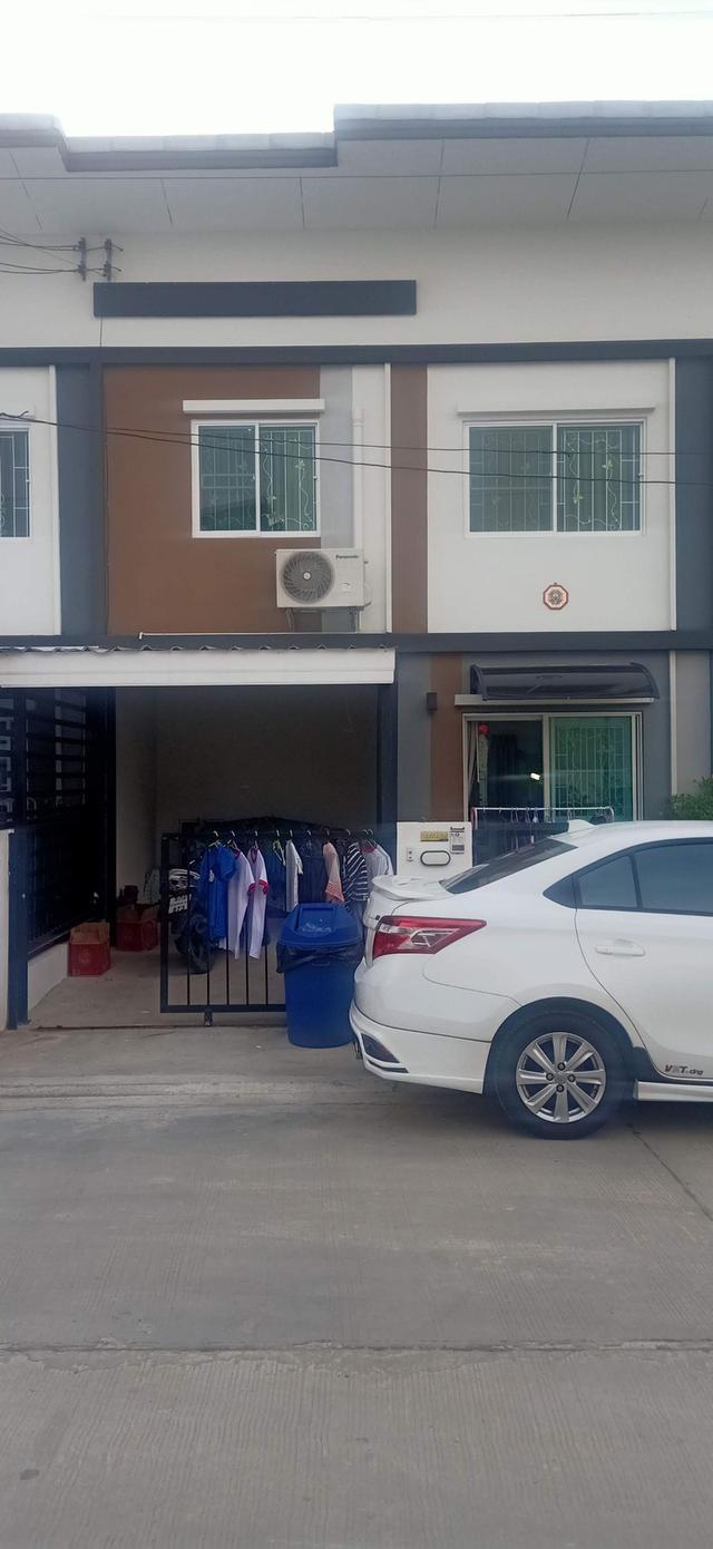 บ้านทาวน์เฮ้าส์ 3 ห้องนอน 2 ห้องน้ำ 1 ที่จอดรถ 5