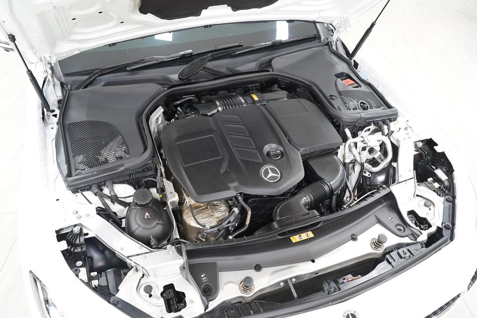 Mercedes-Benz CLS220d AMG Premium Facelift ปี 2024 สีขาว รูปที่ 5