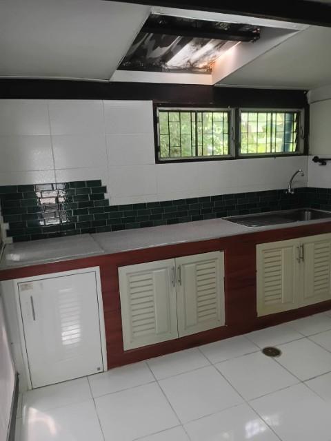 ให้เช่าบ้านเดี่ยวชั้นเดี่ยว เนื้อที่ 50 ตารางวา ถนนลาดพร้าว87 แอร์เฟอร์บางส่วน มี3นอน3น้ำ ราคาเช่าเดือนละ18,000บาท รีโนเ 4