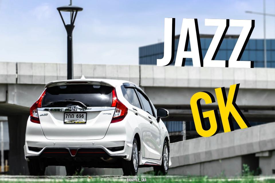 Honda Jazz GK 1.5 Vปี 2018 สี ขาว 1