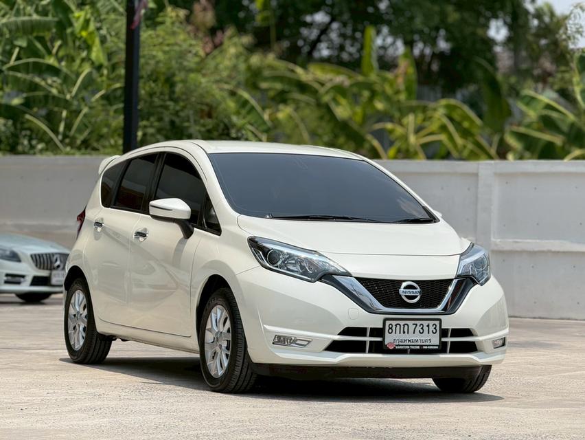 NISSAN NOTE, 1.2 V โฉม ปี17-ปัจจุบัน สีขาว เกียร์ออโต้ ประวัติดี เข้าศูนย์ทุกระยะ ปี2019👉ไมล์แท้ 114,985 km. ✅️✅ รๅคๅ 258,000 บท ✅✅ ผ่อน 5,xxx บาท 72