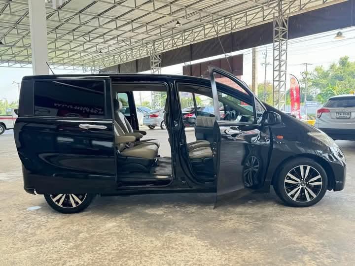 Honda Freed สภาพใหม่ 11