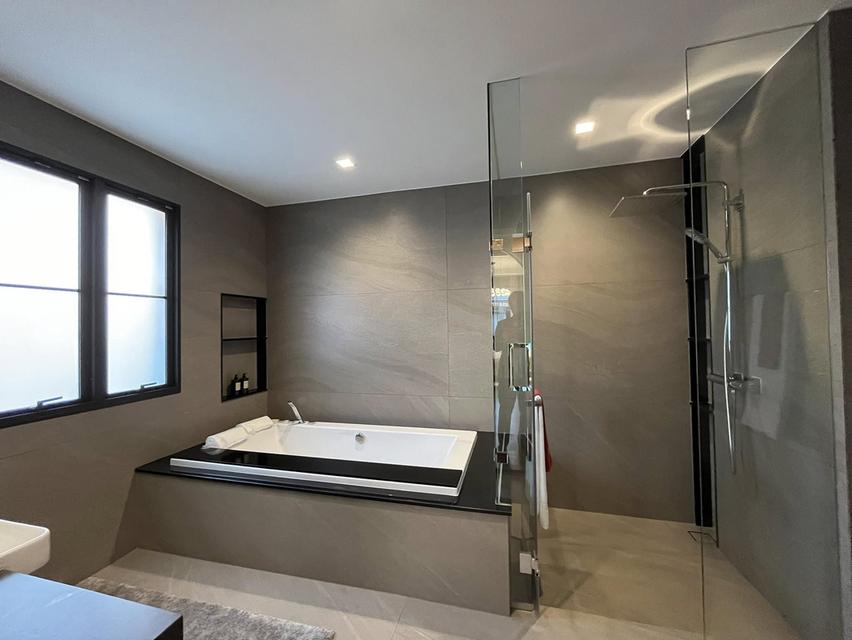 ขาย คฤหาสน์หรู Grand Bangkok Boulevard Na Uthayan ถนน อุทยาน ใกล้ ม. มหิดล และ คู่ขนานลอยฟ้า 17