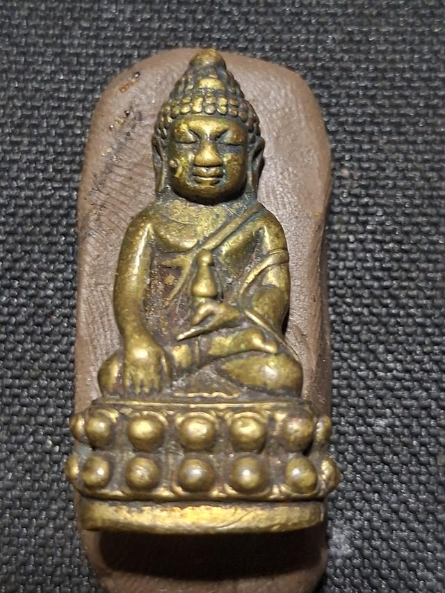 พระกริ่งปวเรศ (สมเด็จโต) 2414 เนื้อทองเหลือง