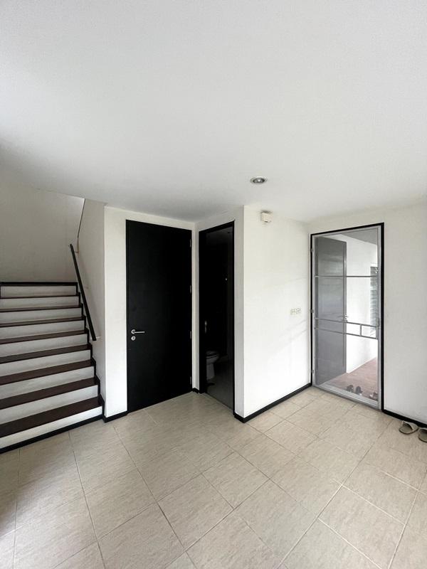 ขายบ้าน 2 ชั้น หมู่บ้าน Noble Tara Ngamwongwan เมืองนนทบุรี หน้าโครงการติดสถานีรถไฟฟ้า Tel 089-8578865 14