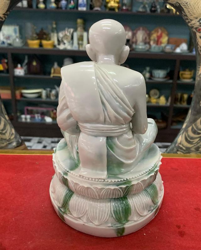 หลวงปู่ทวดเนื้อเรซิน 2