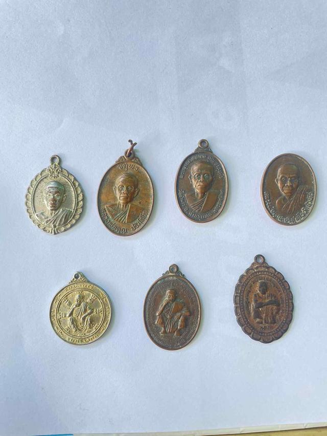 หลวงปู่ปวดพระเครื่อง รูปที่ 2