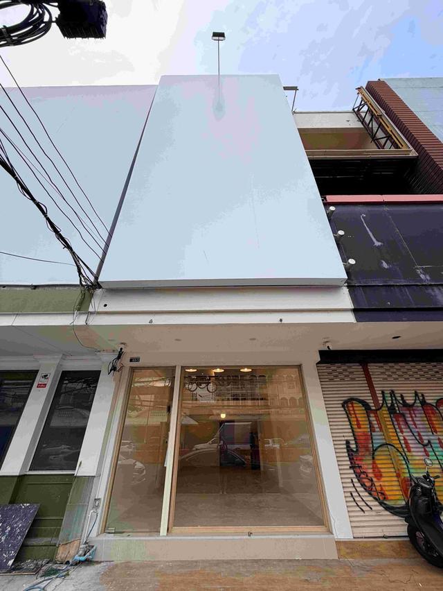 ให้เช่าอาคารพาณิชย์หัวหิน ตึกแถวหัวหินติดถนนเพชรเกษม ใกล้ตลาดไนท์มาร์เก็ต รีโนเวทใหม่ทั้งตึก ทำหน้าร้านแล้ว พร้อมทำธุรกิจ 1