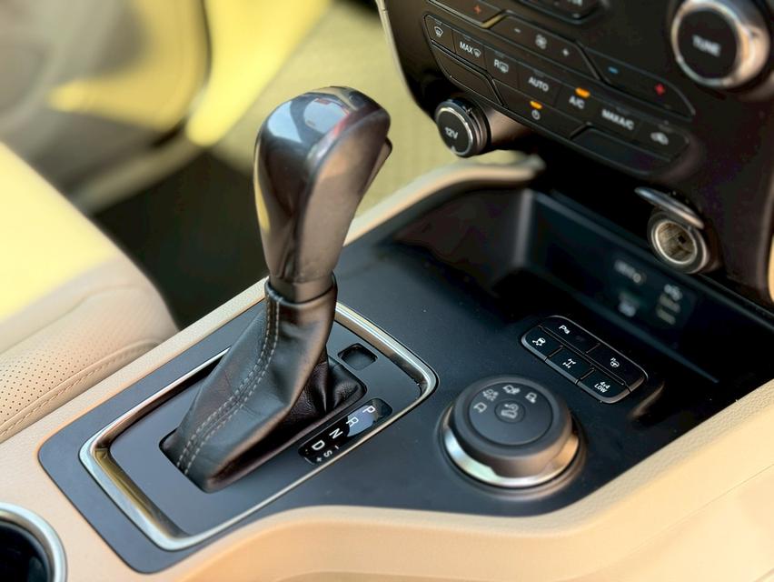 Ford Everest 3.2Titanium 4wd ปี15 รูปที่ 8