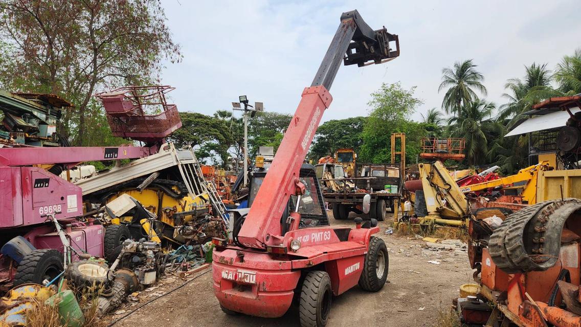 าย รถยก โฟล์คลืฟต์ บูมยื่น Manitou ยกได้ 2 ตัน เกียร์ออโต้ เสาสูง 4.5 เมตร งากระดก เก่านอกแท้