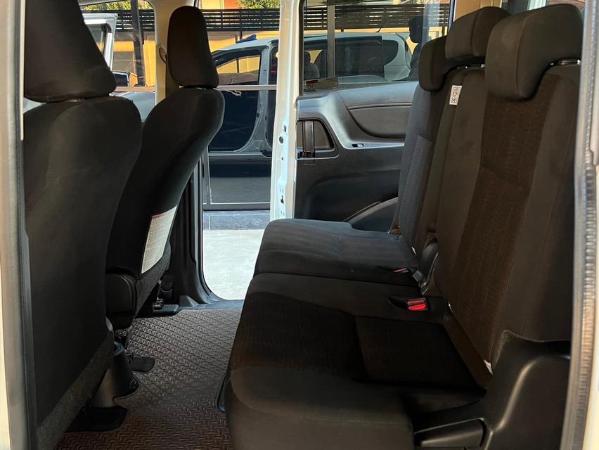 Toyota SIENTA 1.5G Wagon 9