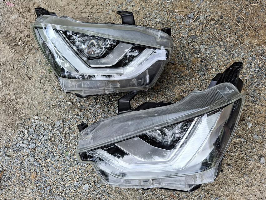 ไฟหน้าLDA แท้ ใส่ปี20-23 สภาพสวย ขายึดครบ