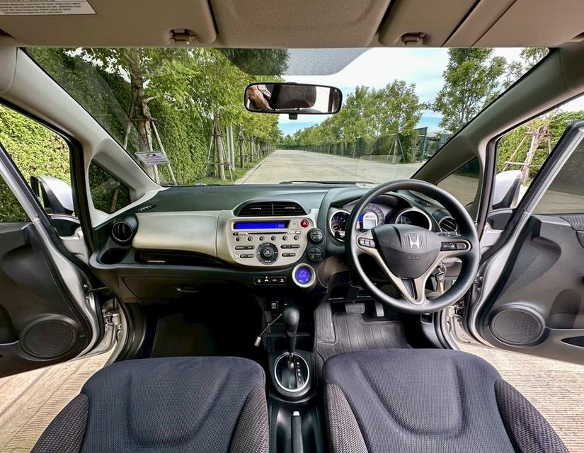 รหัสรถ CH6801 Honda Jazz Hybrid 2014 13