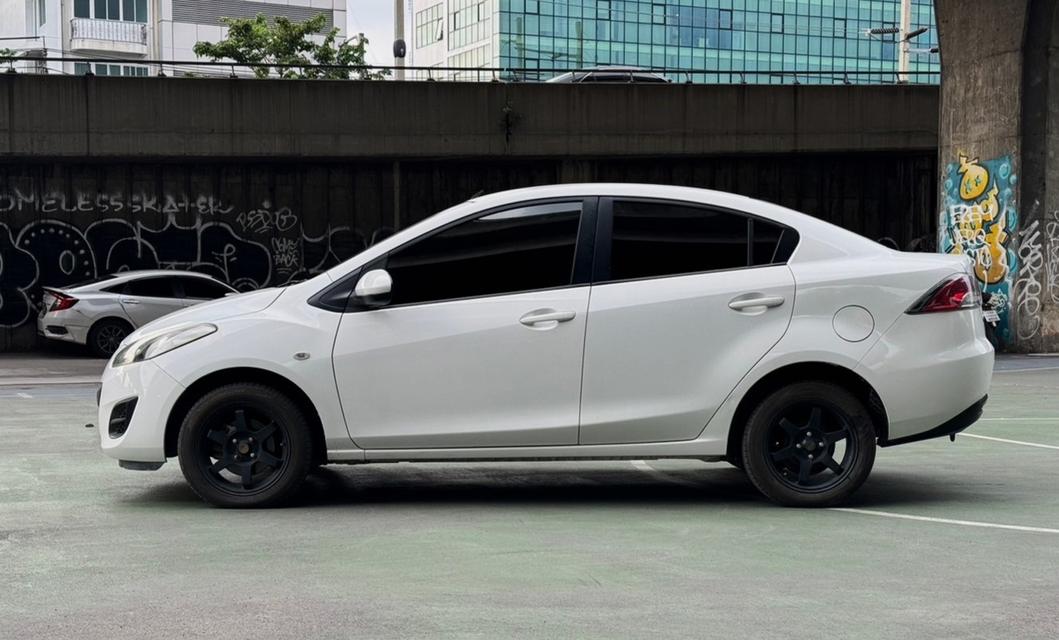 Mazda2 1.5 Sedan AT ปี 2011 4