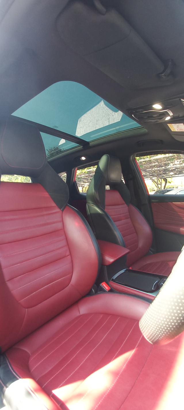 🔥 ขายด่วน! MG HS 1.5 X SUV ตัวท็อปสุด สีแดง 🔥 ✨ หลังคา Sunroof | รถบ้านมือเดียว | สภาพสวยมาก ✨ 📌 จดทะเบียน: ม.ค. 2021 📌 เครื่องยนต์: เบนซิน 1.5 Tu 15