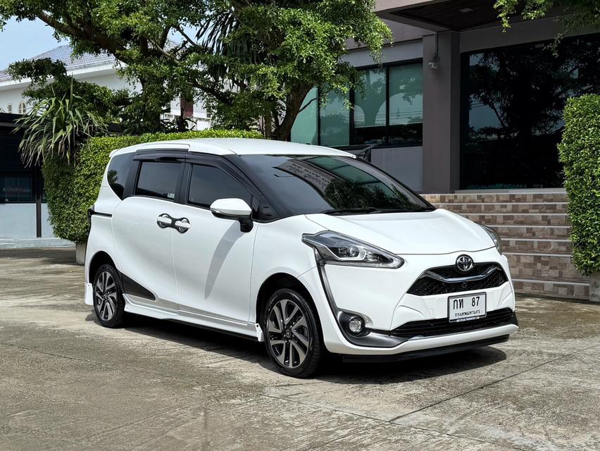 2022 TOYOTA SIENTA 1.5 V รถสภาพป้ายแดง วิ่งน้อยเพียง 50,000 กม ประวัติศูนย์ครบ รถไม่เคยมีอุบัติเหตุครับ