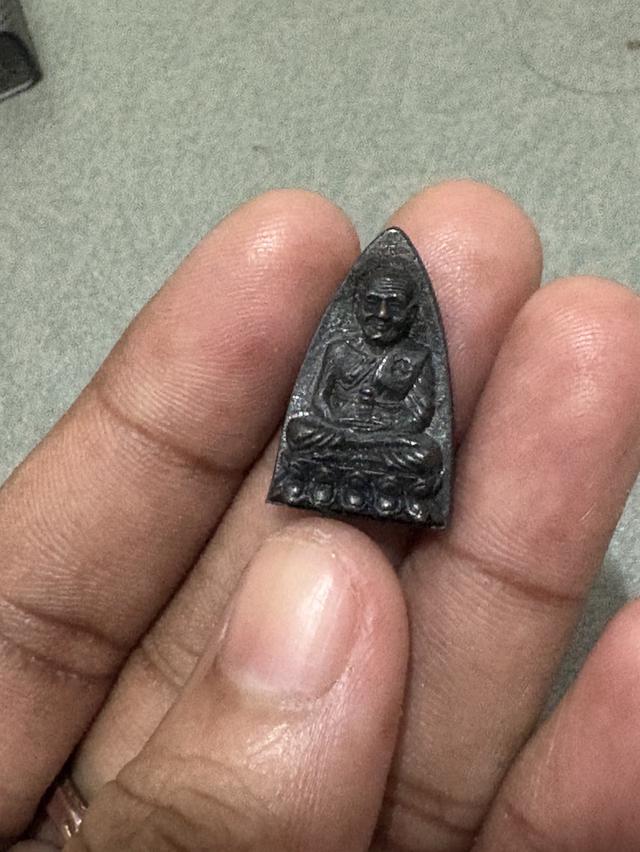 หลวงปู่ทวดหลังเตารีดเล็กวัดช้างให้ ปี2535