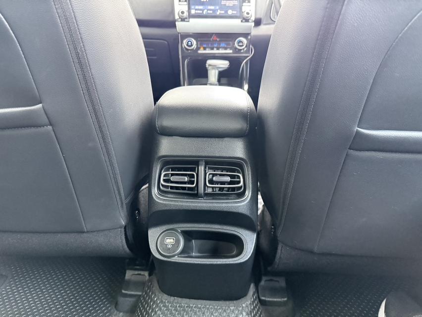 Hyundai CRETA 1.5 SE ปี 2022 สีขาว 14