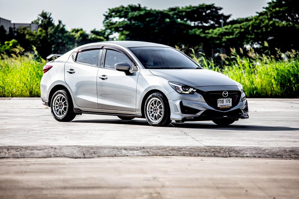 Mazda2 1.3 High Connect Sedan Skyactiv ปี 2018 สีเทา