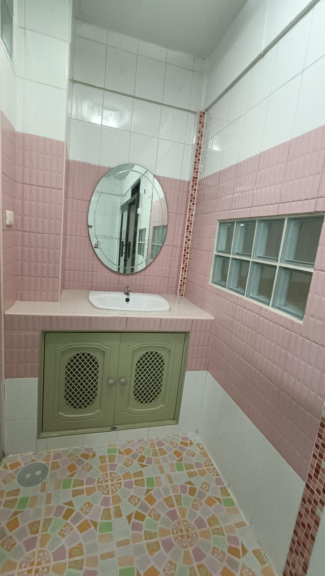 ทาวน์เฮ้าส์ 3 ชั้น 4 ห้องนอน 4 ห้องน้ำ 5