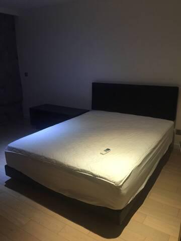 Condo for rent 3 bedrooms prime location in Thonglor 4