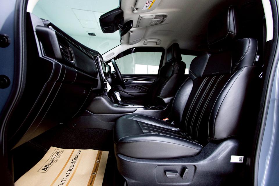 ISUZU MU-X 3.0 Phantom Collection Ultimate 2WD  2023  10