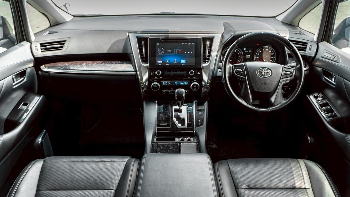 Toyota Vellfire ZG Edition 2018 สีขาว ไมล์น้อย รูปที่ 8