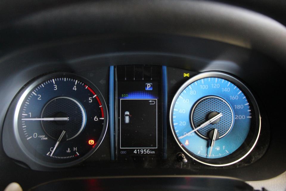 รหัสรถ TKG1861 TOYOTA FORTUNER 2.4 LEADER V ปี 2022 8