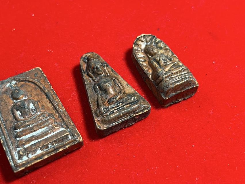 142. ชุดเบญจภาคี เนื้อดินทั้ง 5 รุ่น สัมฤทธิ์ผลทันใจ 2554 พระครูวิชัย แซ่ตั้ง เจ้าอาวาสวัดลาดใหญ่ ต.ลาดใหญ่ อ.เมือง จ.สมุทรสงคราม 10