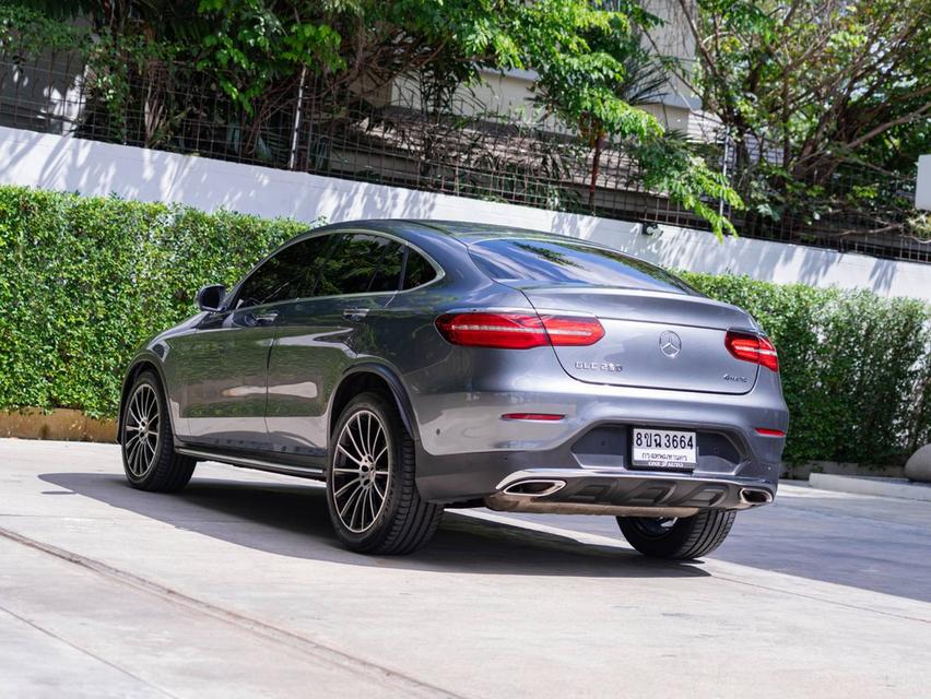 Mercedes-Benz GLC250 COUPE AMG PLUS 4MATIC (W253) ปี 2018 สีเทา รถบ้านเจ้าของเดียวยางใหม่ รูปที่ 6