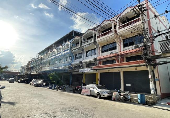 ขายอาคารพาณิชย์ หมู่บ้านดีเค บางบอน ซอยพระยามนธาตุราชศรีพิจิตร์ ถนนพระราม 2 เขตบางบอน กรุงเทพมหานคร 2