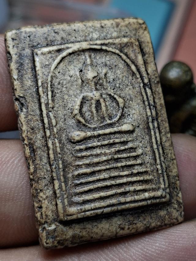 พระสมเด็จวัดเกศไชโย พิมพ์7ชั้นนักเลงโต(เเขนติ่ง)