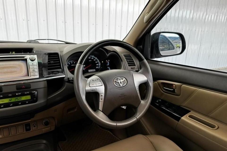 Toyota Fortuner 2.7V เบนซิน เกียร์ออโต้  ปี2012 15