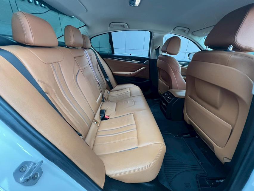 ปี 2018 BMW SERIES 5, 520d SPORT รถบ้าน เซอร์วิสศูนย์ทุกระยะ รูปที่ 7