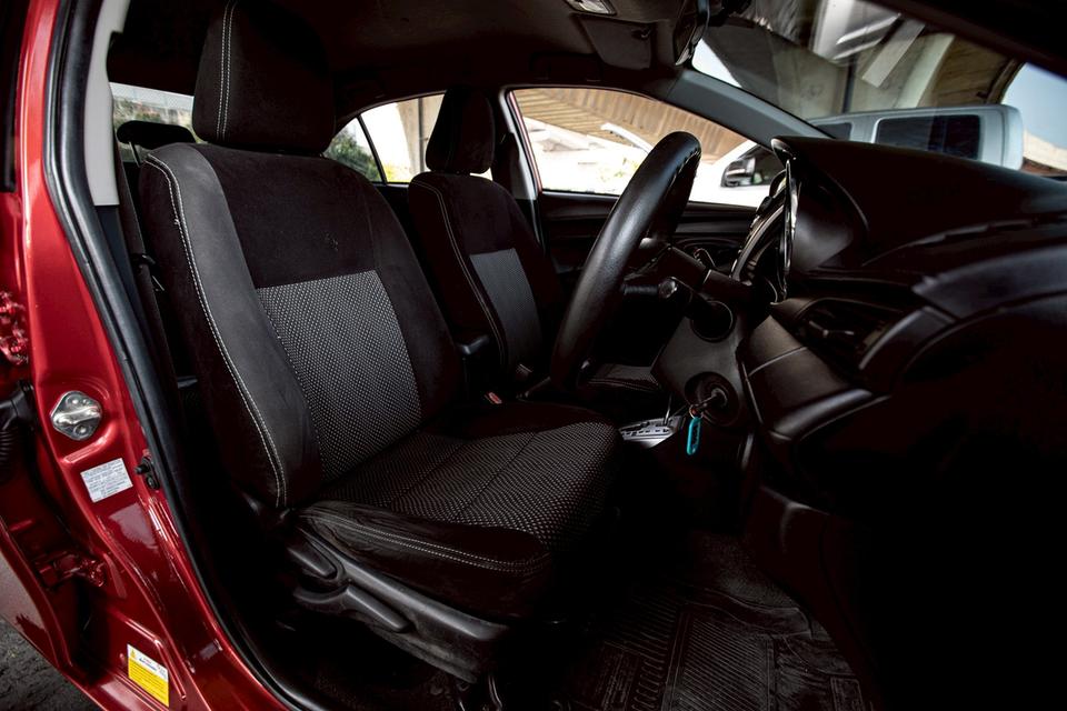 Toyota Vios 1.5J ปี 2013 สีแดง เกียร์ออโต้  10
