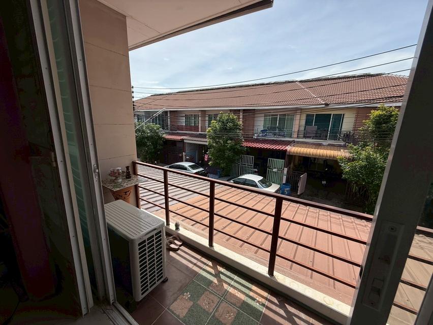 หมู่บ้านสุขสำราญ ลีฟวิ่ง (ประชาอุทิศ 90) ถนน รพช.ประชาอุทิศ  ต.คลองบ้านสวน อ.พระสมุทรเจดีย์ จ.สมุทรปราการ 20